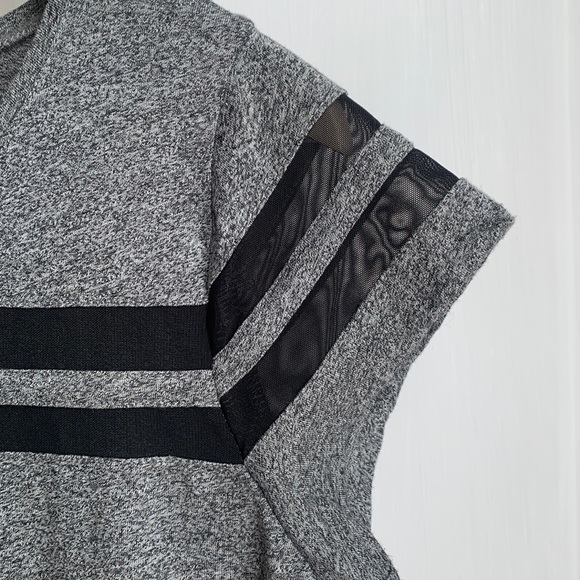 H&M short sleeved tee with black mesh stripes - Picture 3 of 6